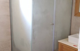 Γυάλινη Γωνιακή ντουζιέρα με πόρτα